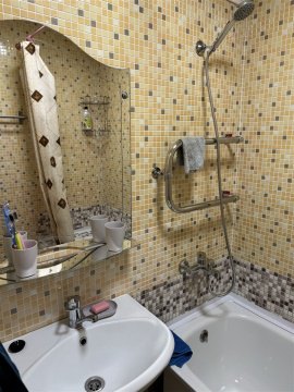 2-к квартира, 10/10 эт., 62м²