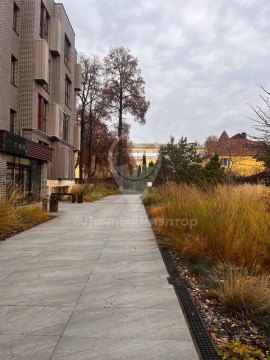 1-к квартира, 1/4 эт., 63м²