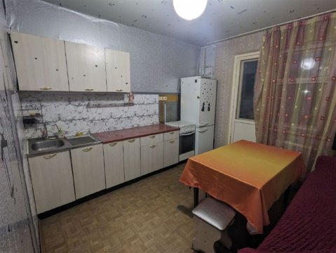 2-к квартира, 3/10 эт., 65м²