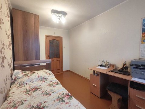 3-к квартира, 5/5 эт., 60м²